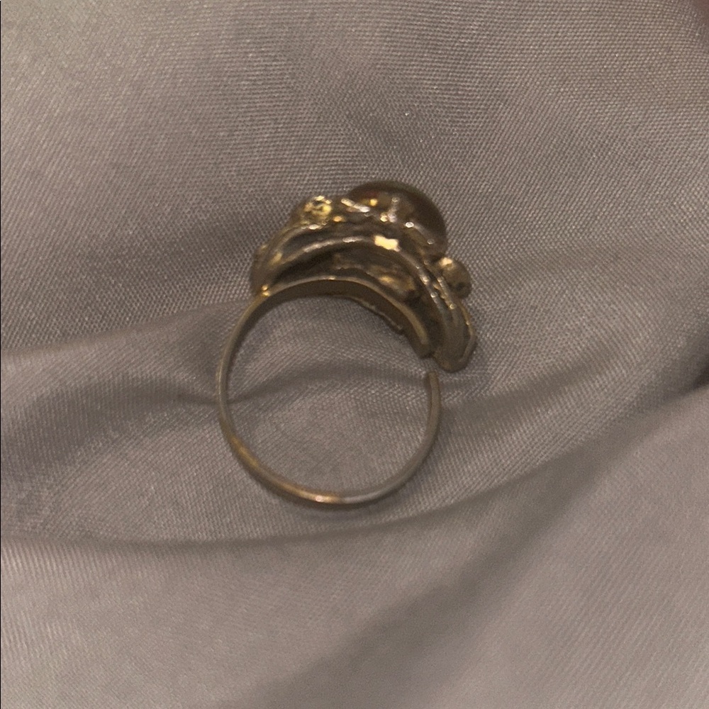 Statement globe vintage ring with some wear - Picture 3 of 3